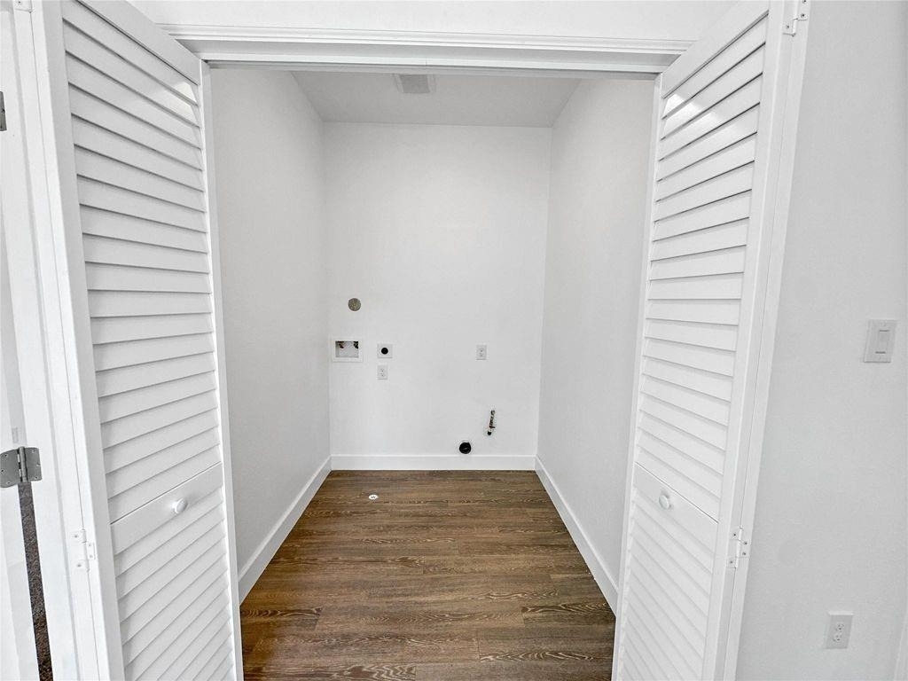 8141 Jeffery Street - Photo 12