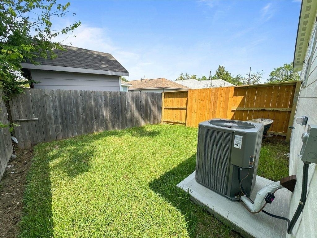 8141 Jeffery Street - Photo 16
