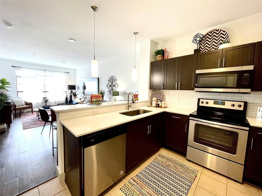 2222 Smith Street - Photo 10