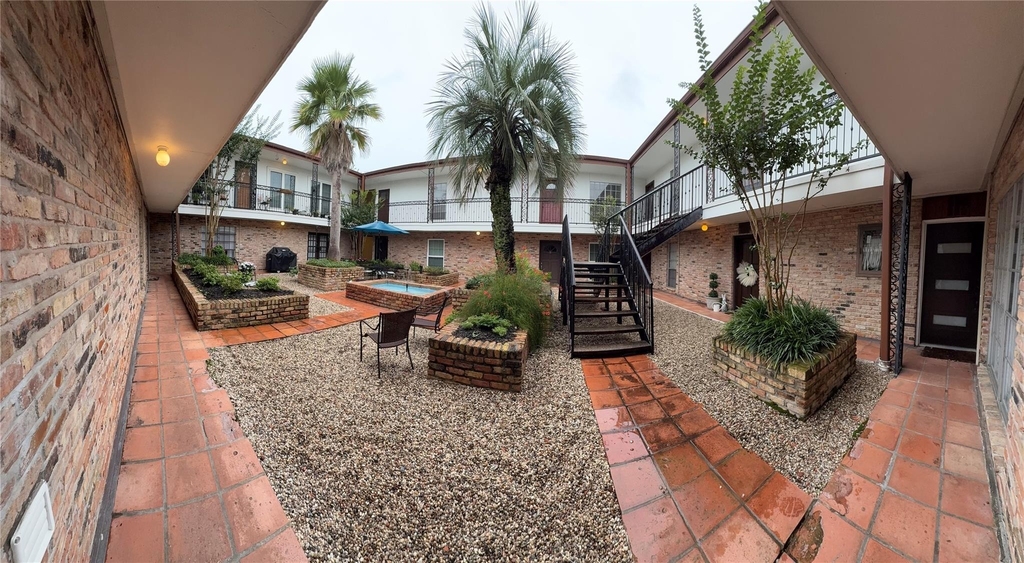 1909 Brun Street - Photo 1