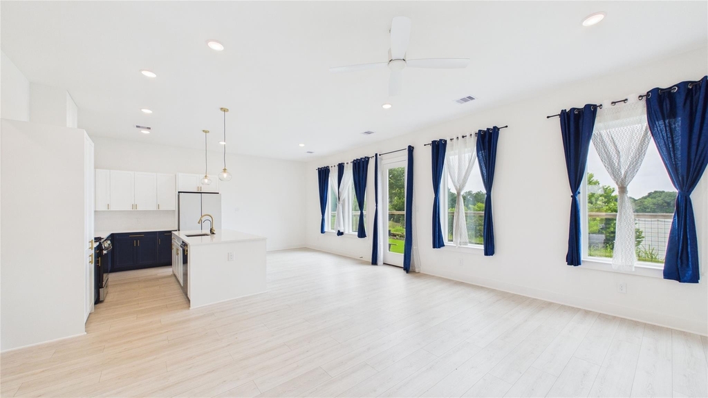 9609 Valeca Drive - Photo 5