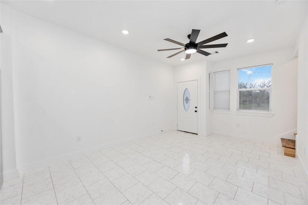 7706 Independence Street - Photo 3