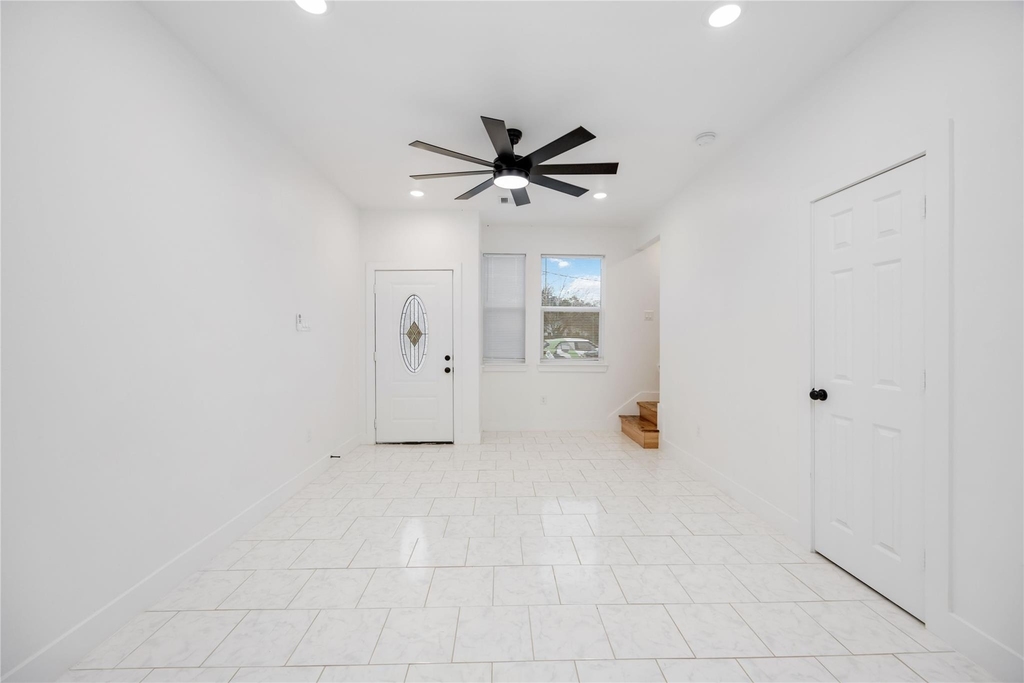 7706 Independence Street - Photo 2
