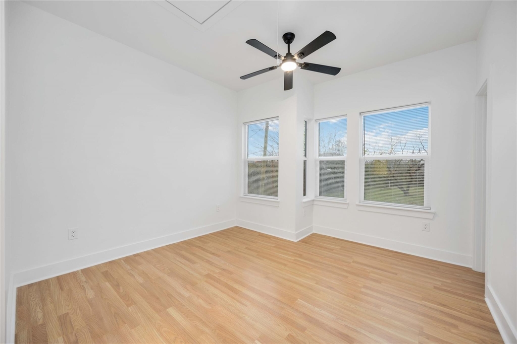 7706 Independence Street - Photo 11
