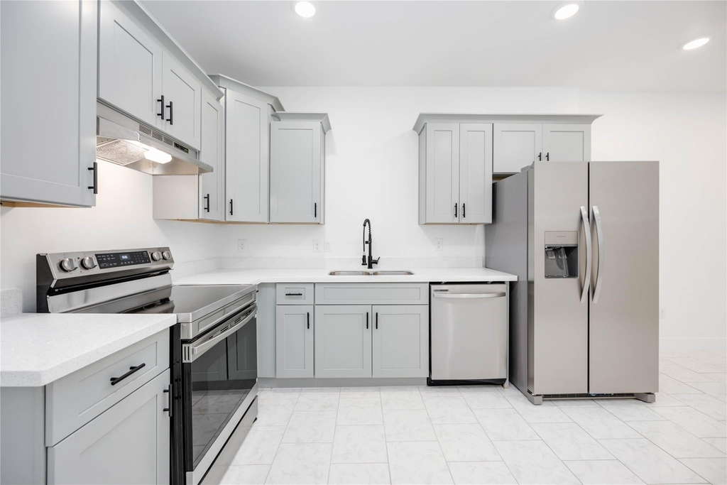 7706 Independence Street - Photo 9