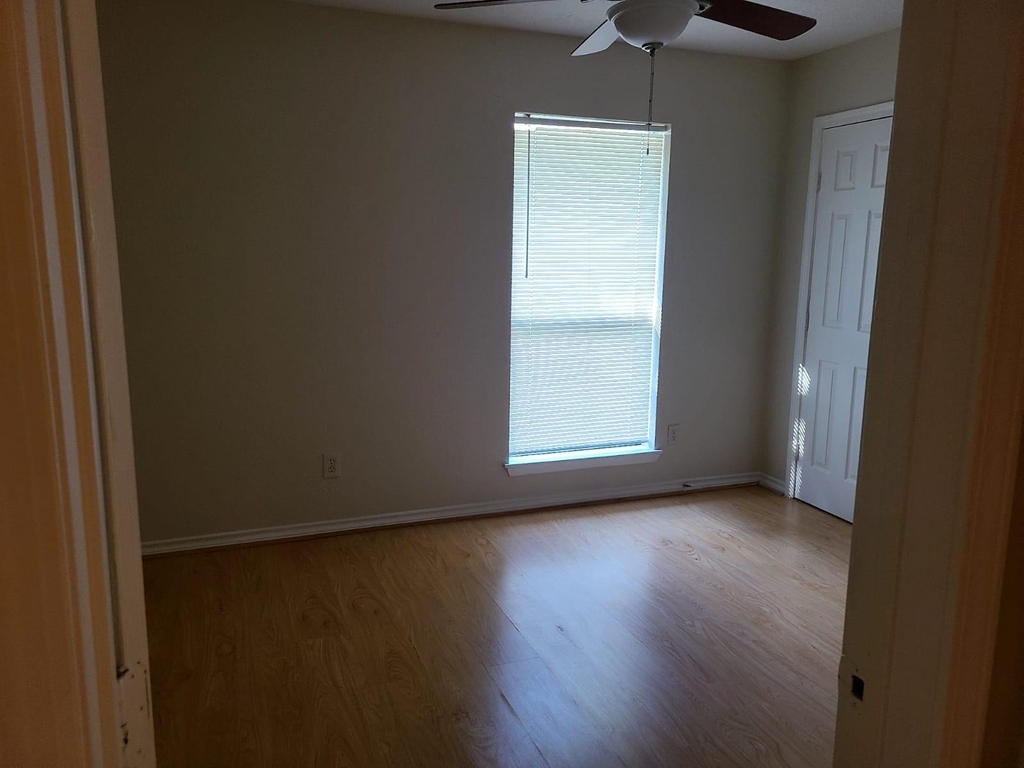 2410 Spring Dusk Lane - Photo 3