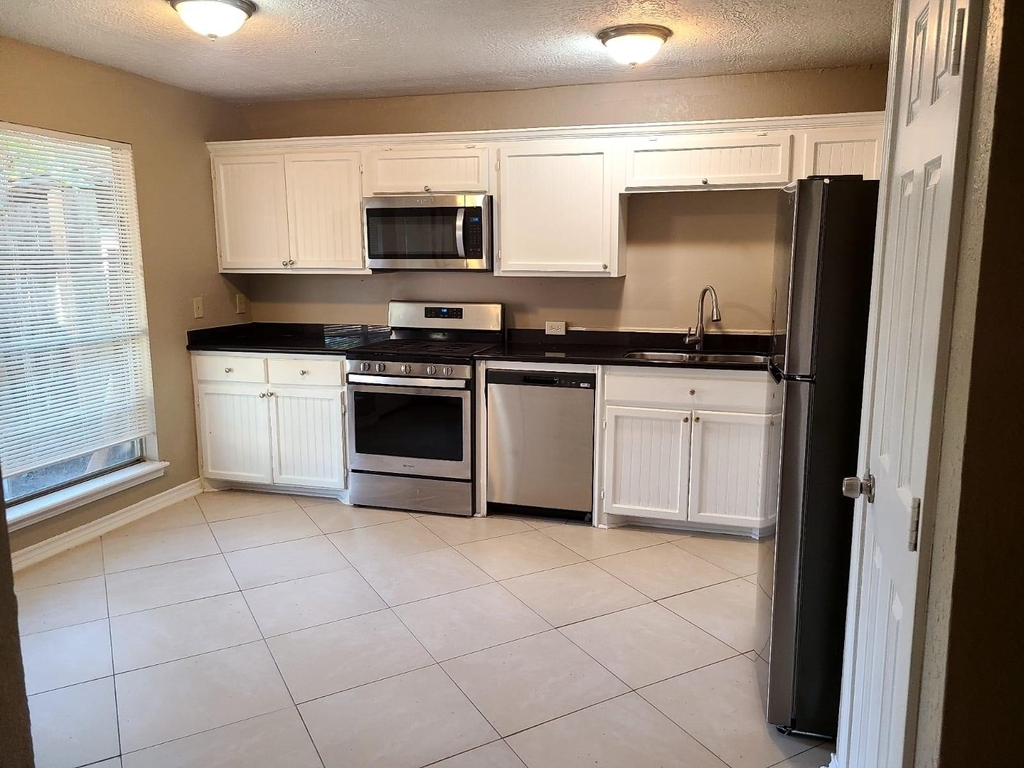 2410 Spring Dusk Lane - Photo 6