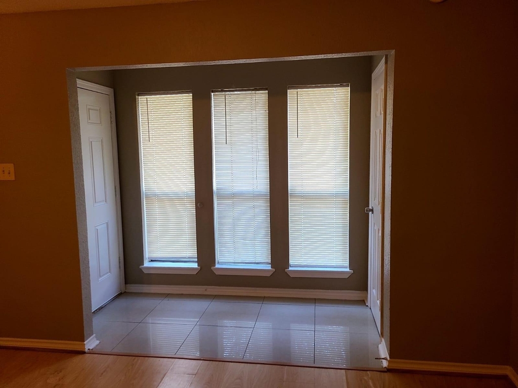 2410 Spring Dusk Lane - Photo 4