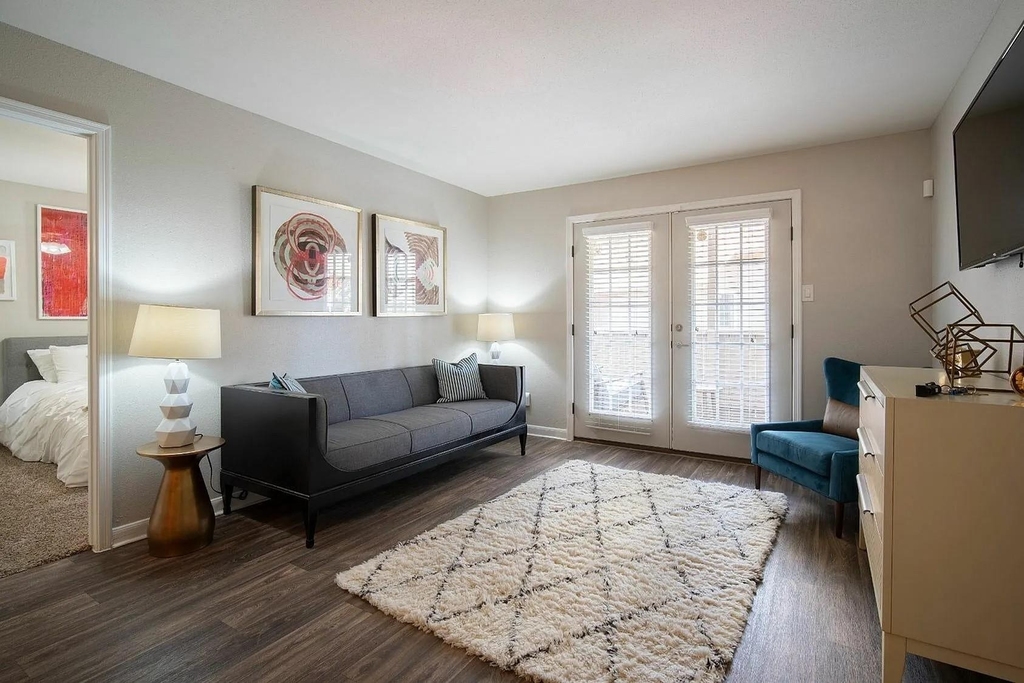 12800 Woodforest Boulevard - Photo 4