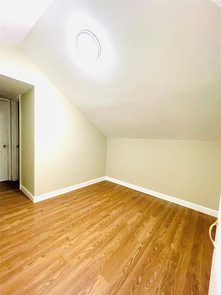 229 E Saunders Street - Photo 9