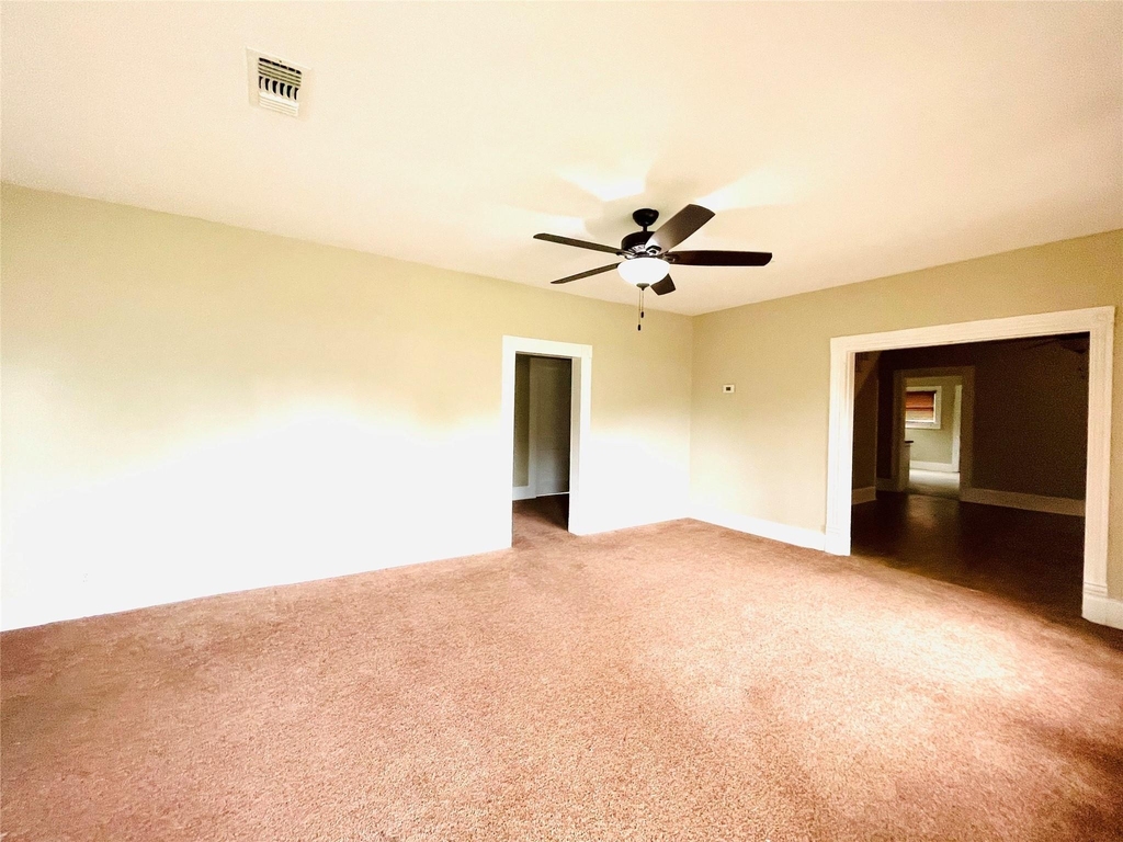 229 E Saunders Street - Photo 5