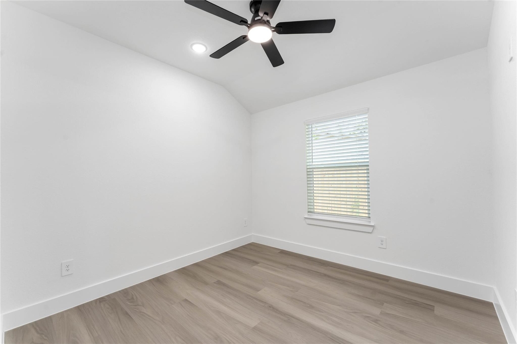9406 Sandra Street - Photo 15