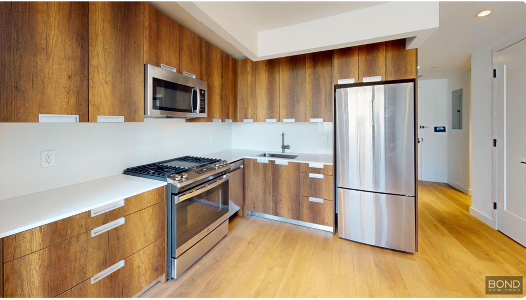 West 45th Street - Photo 0