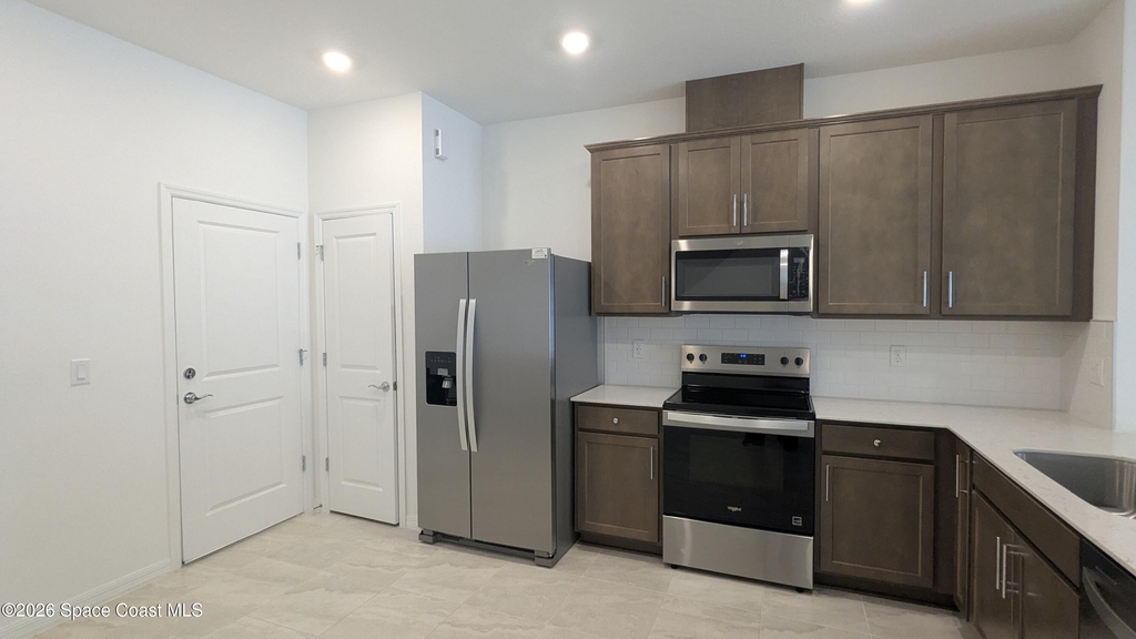 4317 Jetty Lane Ne - Photo 3