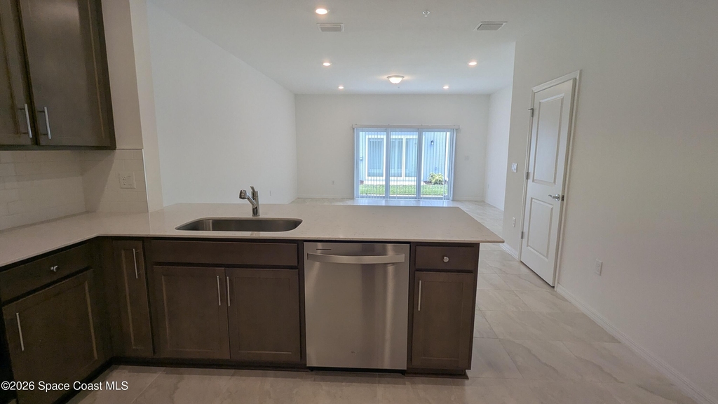 4317 Jetty Lane Ne - Photo 4