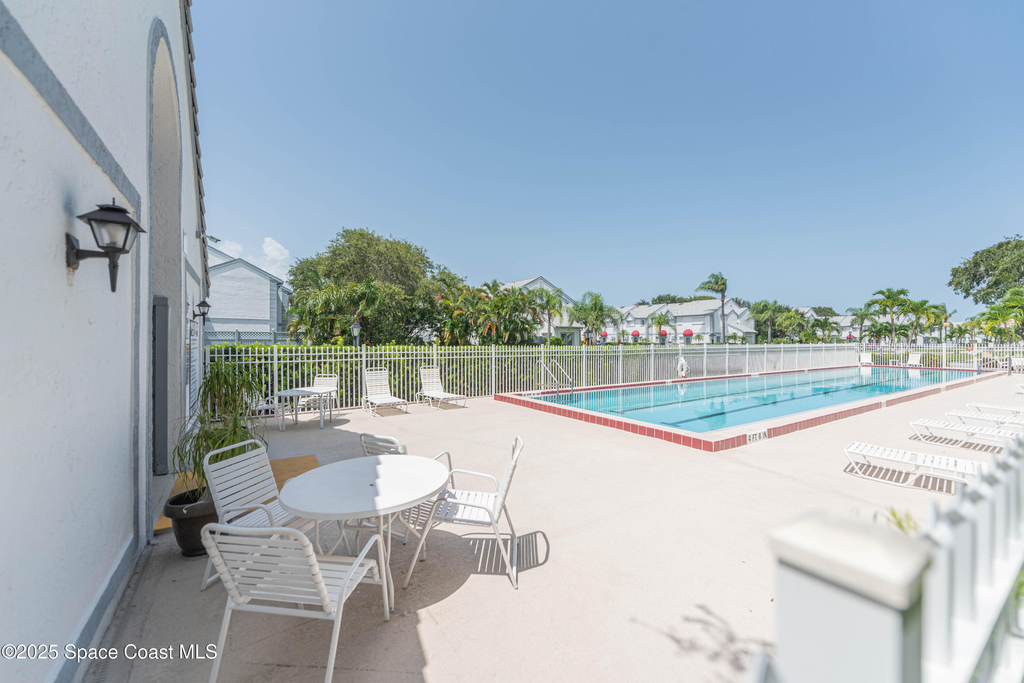 401 Seaport Boulevard - Photo 2