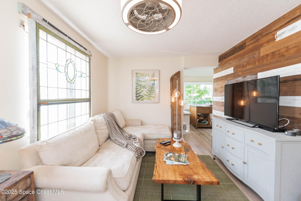 401 Seaport Boulevard - Photo 14