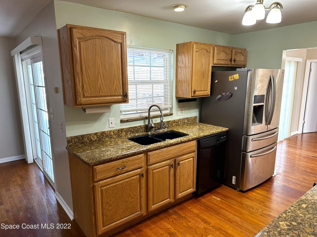 1660 Neptune Drive - Photo 9