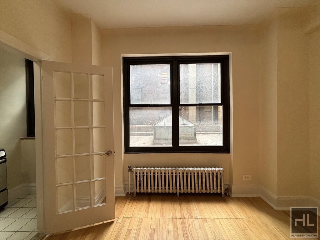 Second Avenue - Photo 5