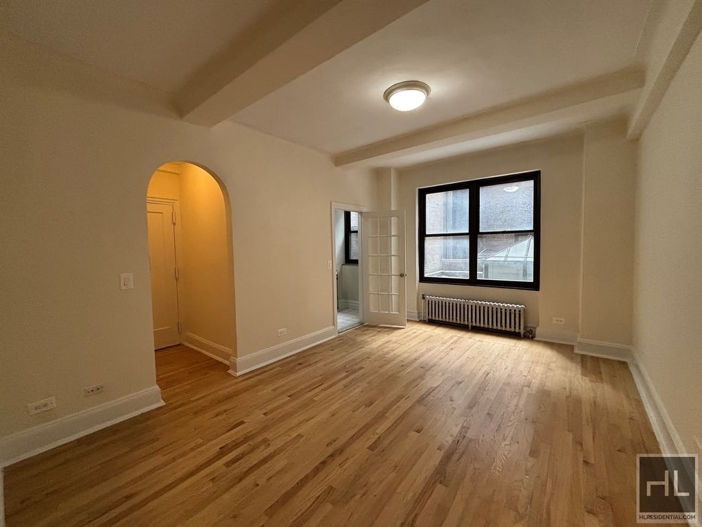 Second Avenue - Photo 0