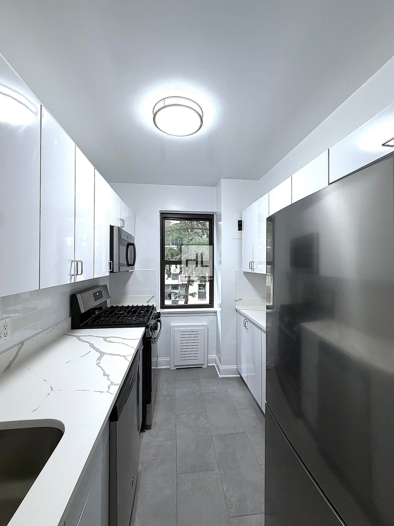 Beekman Place - Photo 1