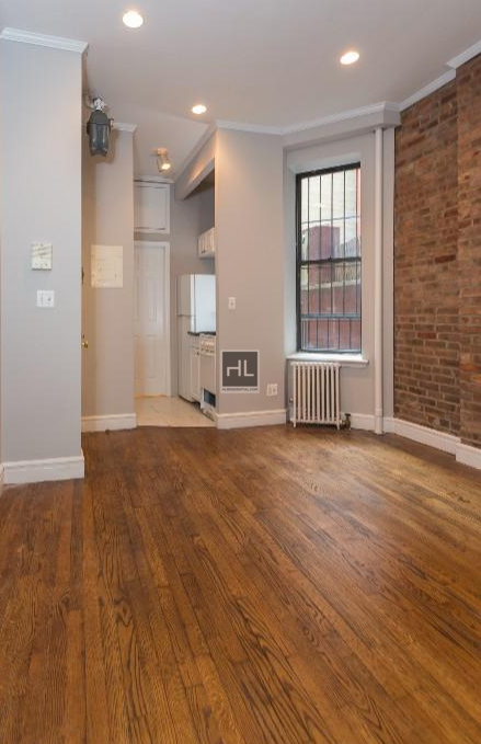 Mott Street - Photo 1