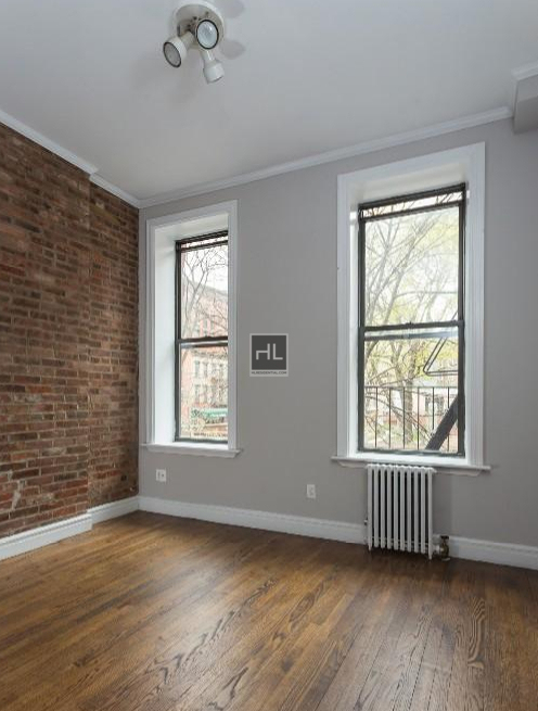 Mott Street - Photo 2