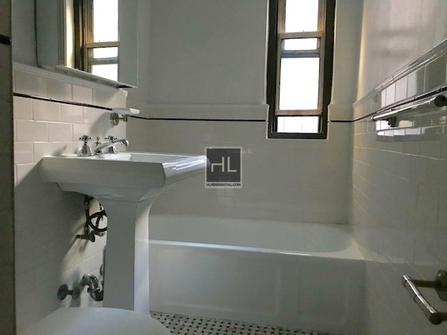 East 56 Street - Photo 2