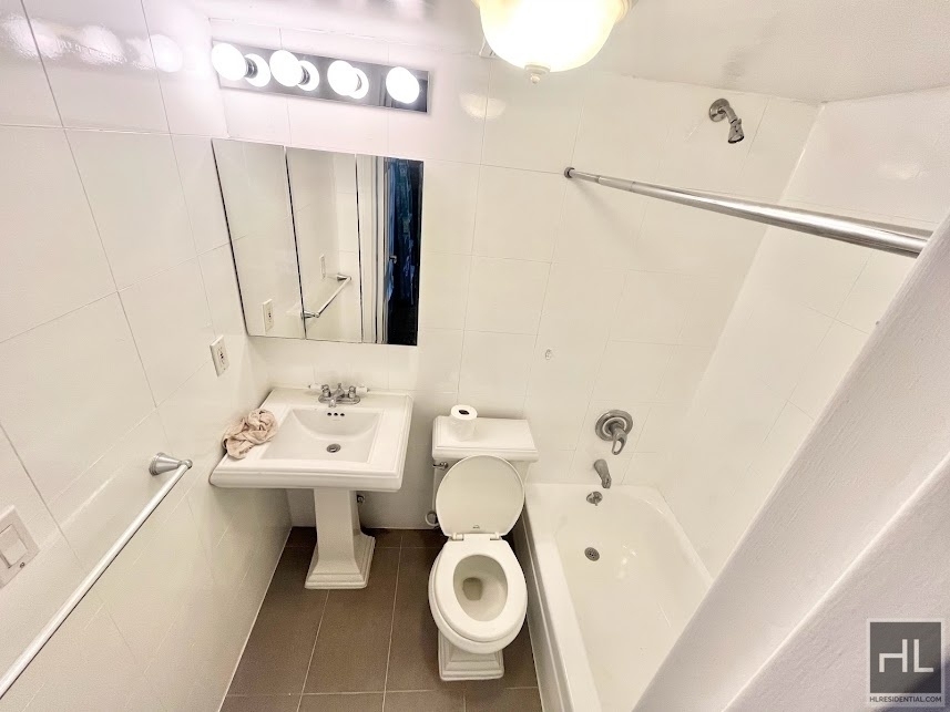 E 13th St. - Photo 4