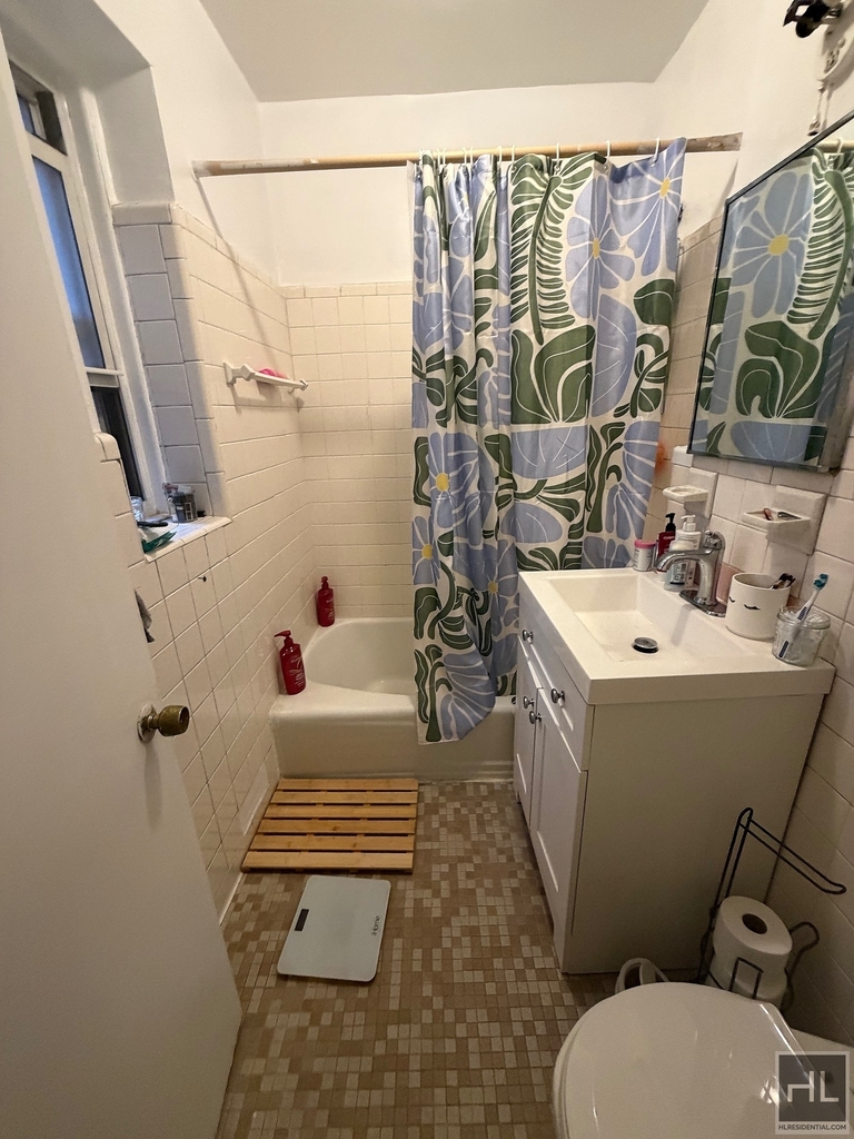 326 West 83 Street - Photo 2