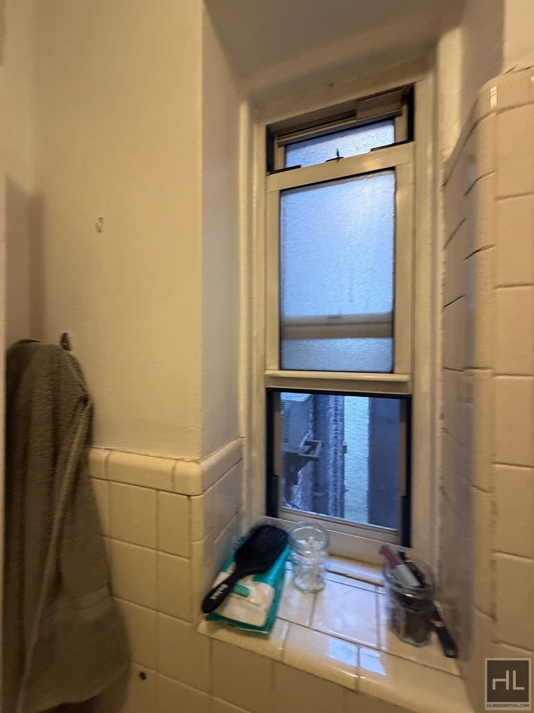 326 West 83 Street - Photo 5