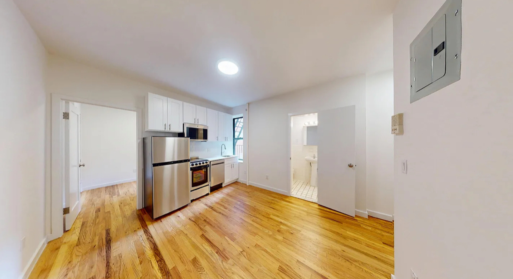 East 73rd Street - Photo 3