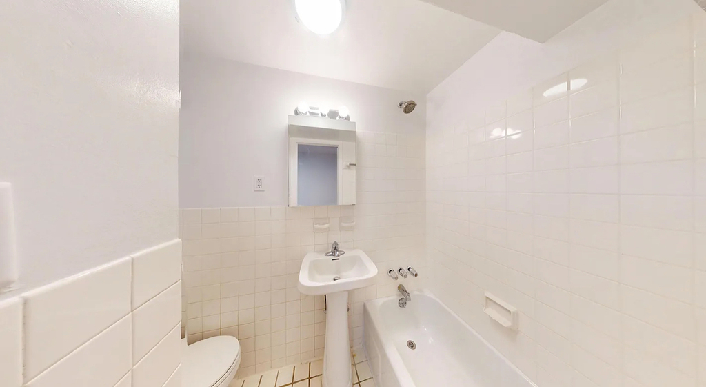 East 73rd Street - Photo 7