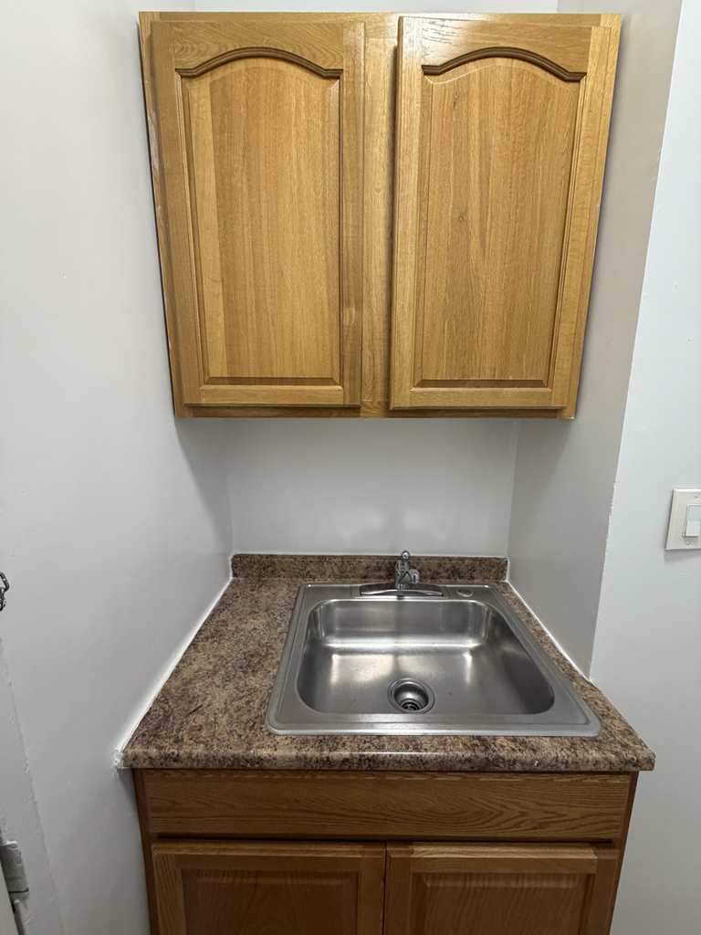 1427 York Avenue - Photo 1