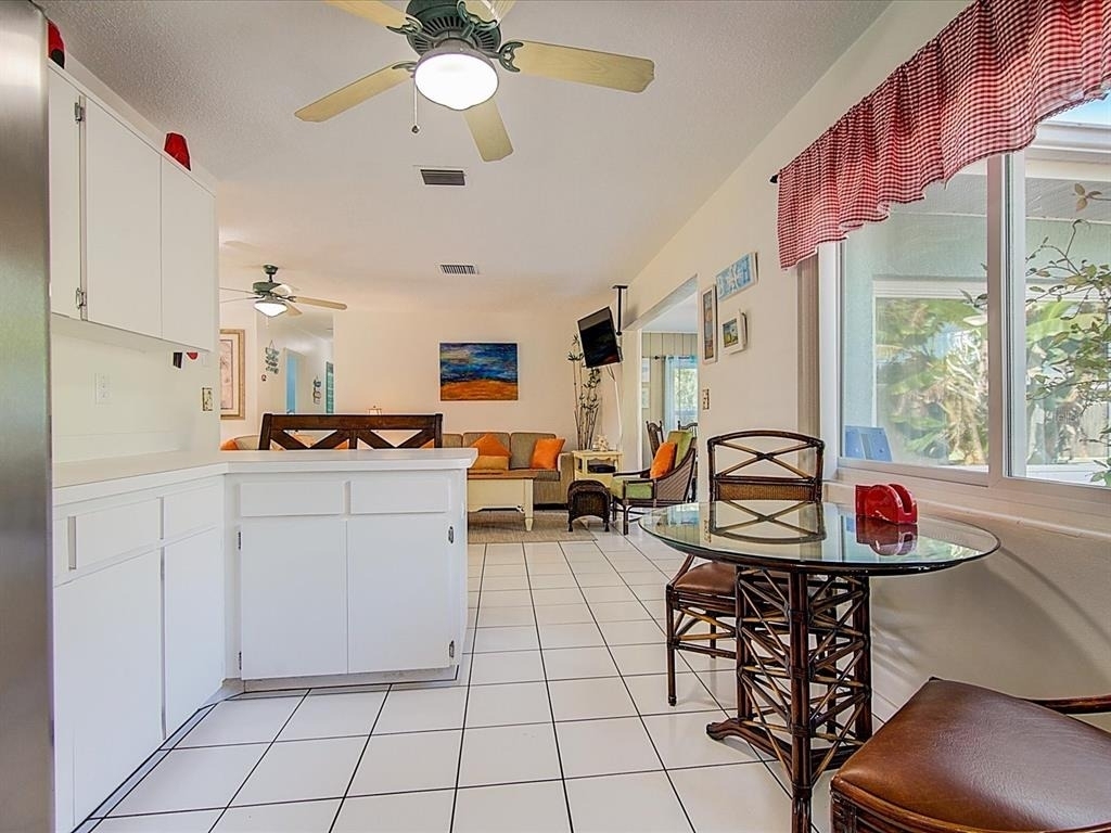 13589 Croft Drive S - Photo 11