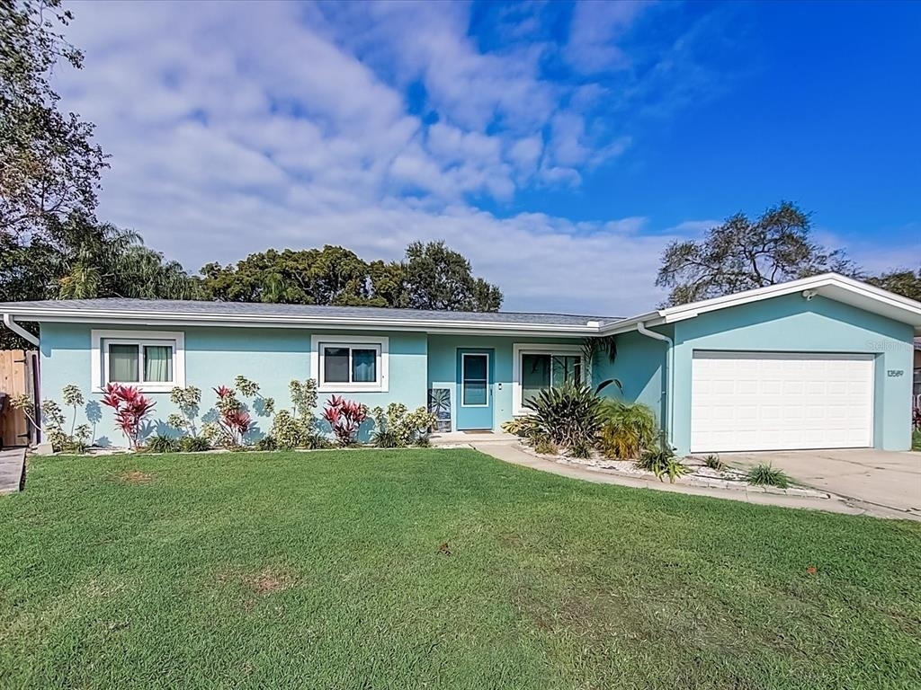 13589 Croft Drive S - Photo 3