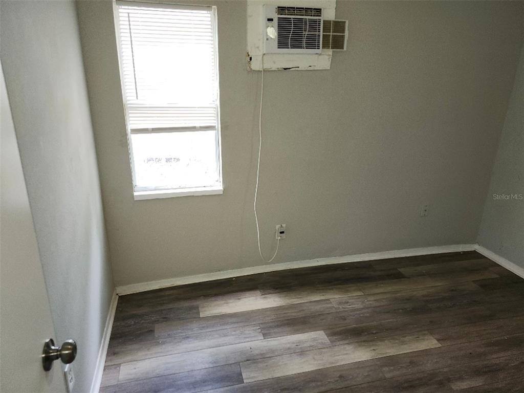 1426 10th Street W - Photo 6