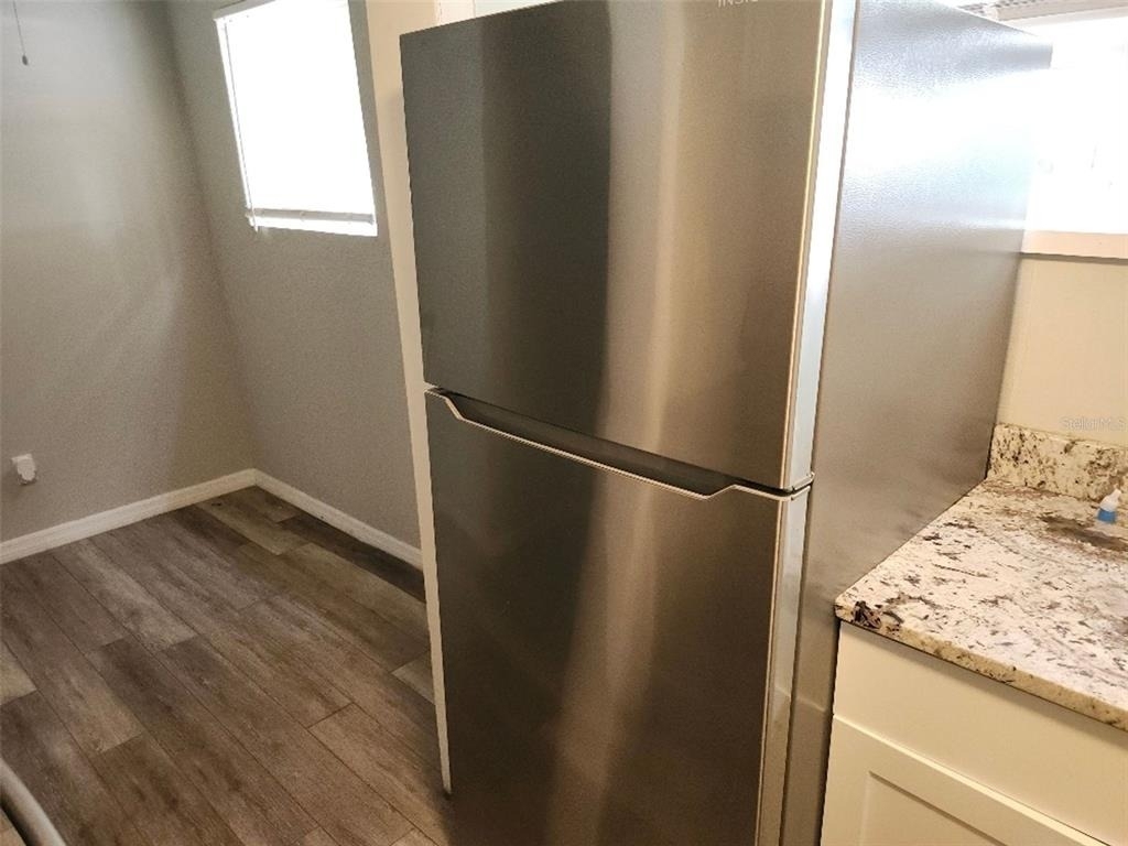 1426 10th Street W - Photo 2