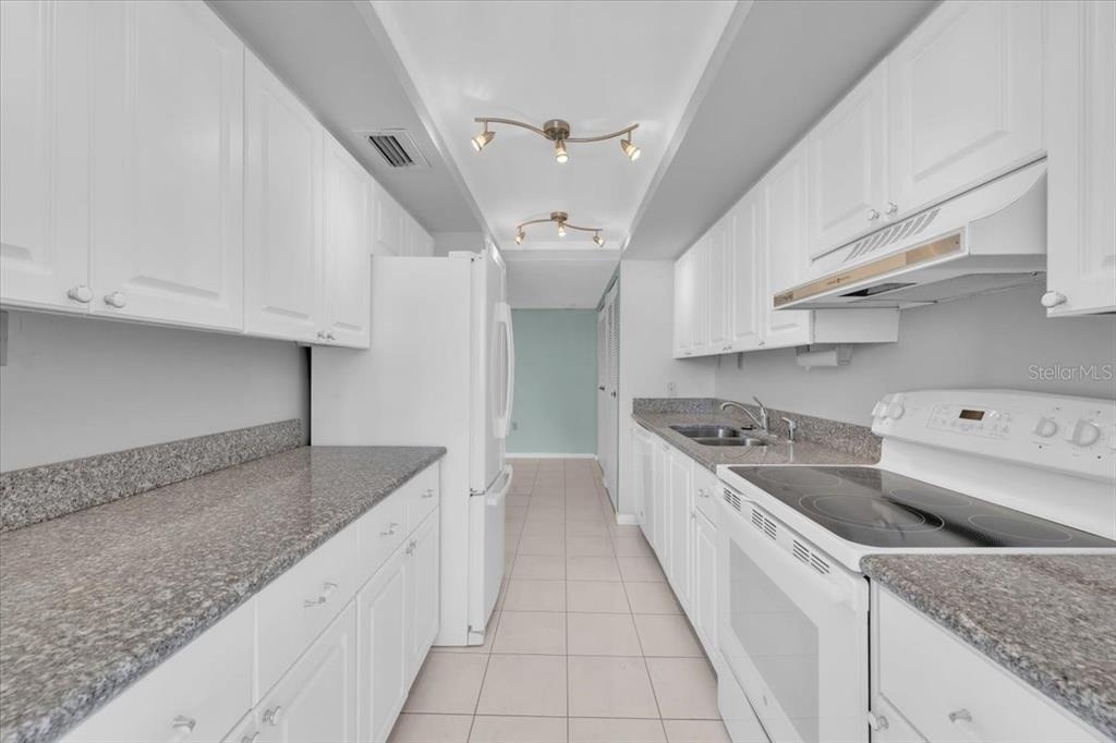 660 Island Way - Photo 7