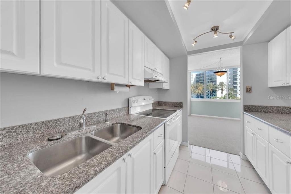 660 Island Way - Photo 3