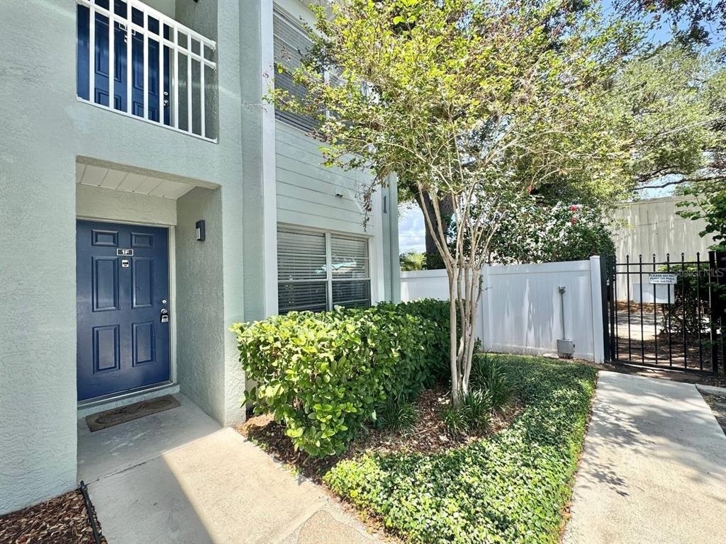 5440 S Macdill Avenue - Photo 1