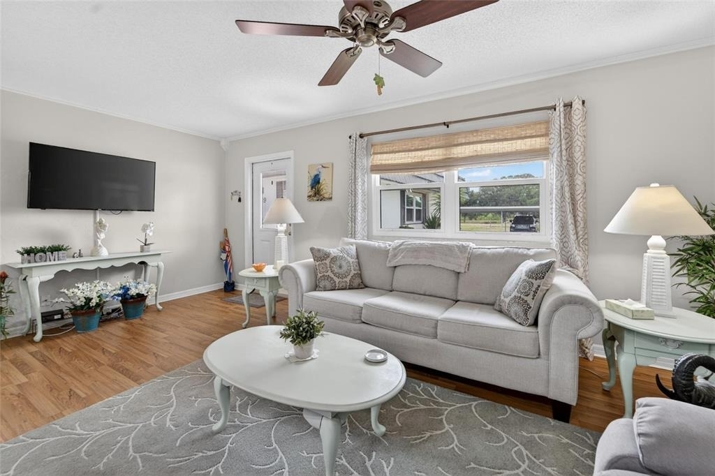 301 Kings Boulevard - Photo 5