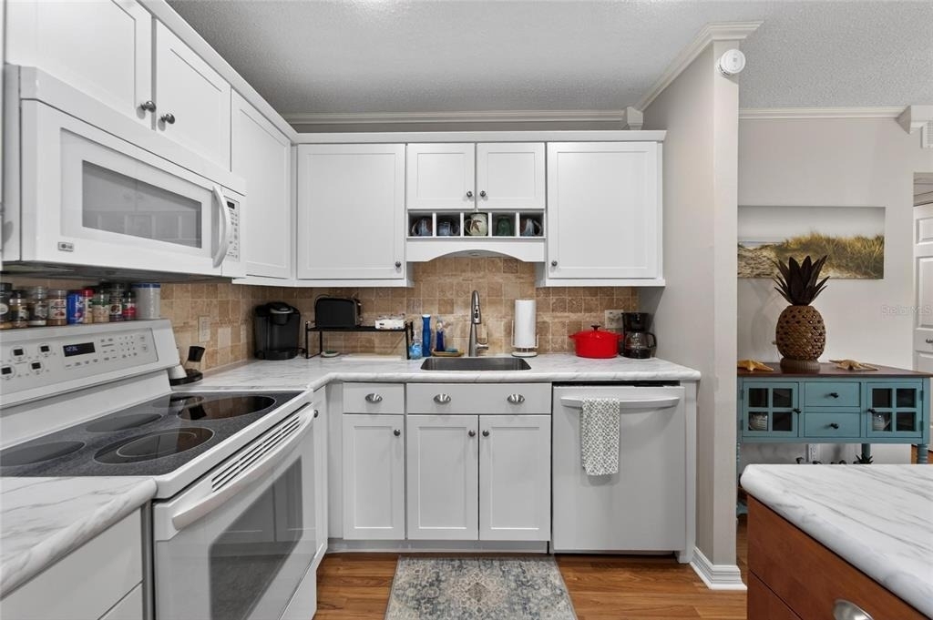 301 Kings Boulevard - Photo 9