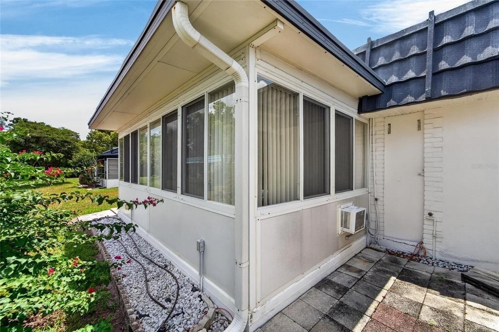 301 Kings Boulevard - Photo 32