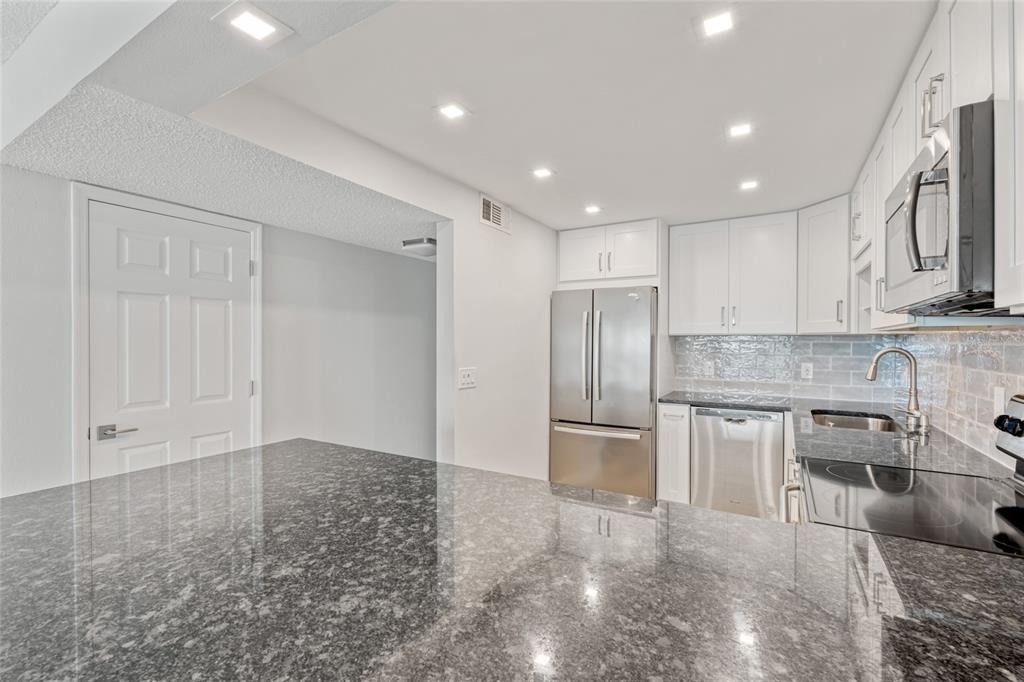 51 Island Way - Photo 9