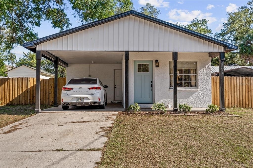112 W Stanley Street - Photo 0