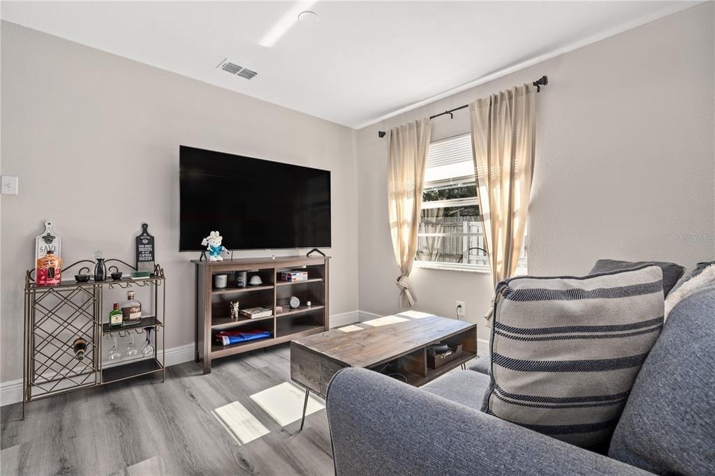 112 W Stanley Street - Photo 4