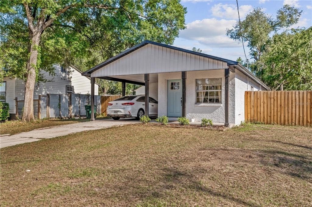 112 W Stanley Street - Photo 1