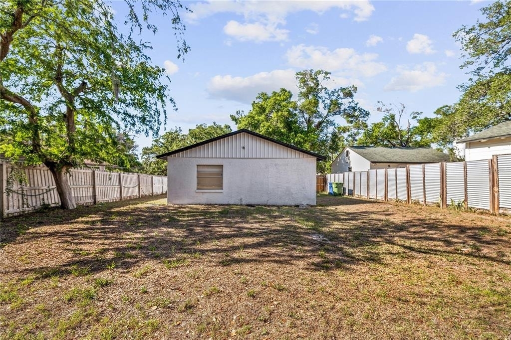112 W Stanley Street - Photo 20