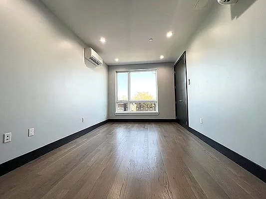 540 Driggs Avenue - Photo 3